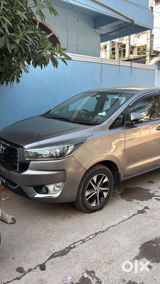 Toyota Innova Crysta 2016 Diesel Well Maintained