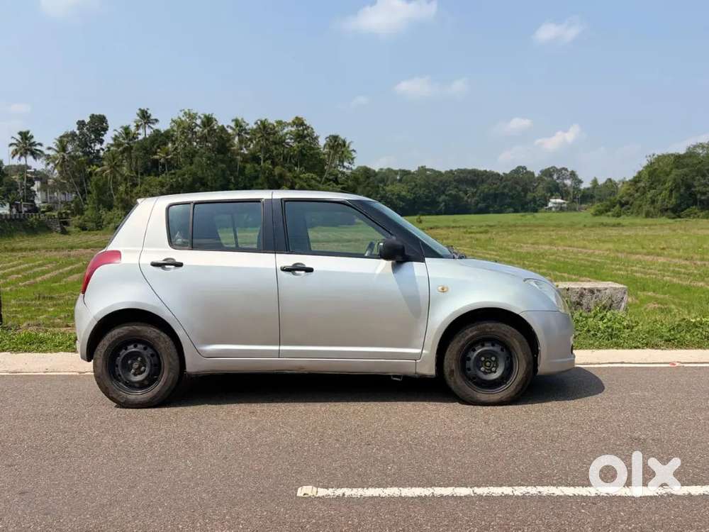 Maruti Suzuki Swift 2006 Petrol 67000 Km Driven