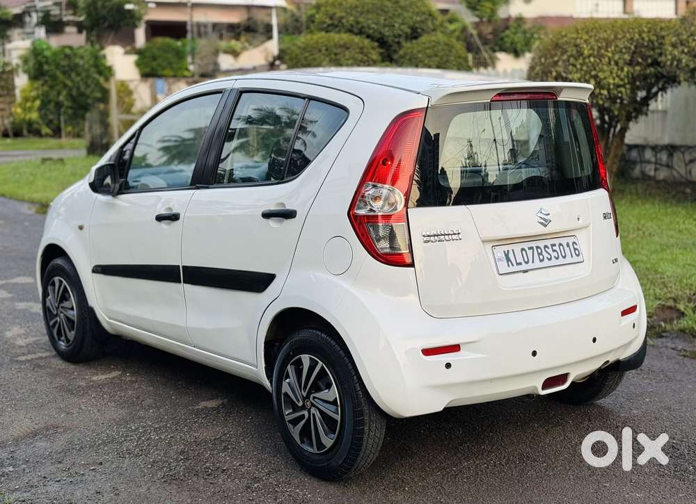 Maruti Suzuki Ritz Lxi, 2011, Petrol