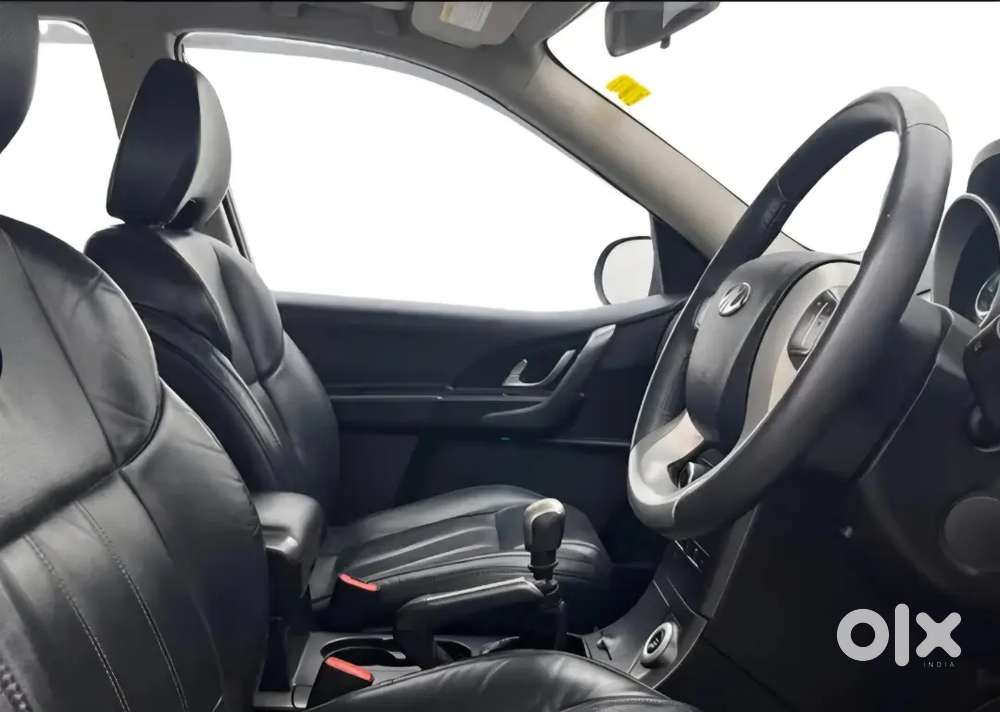 Mahindra Xuv500 W10 2017