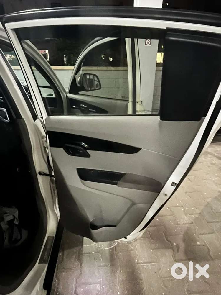 Mahindra Kuv100 Petrol 2017
