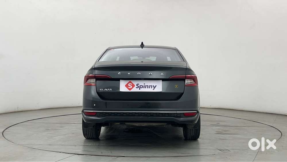 Skoda Slavia Style 1.0l Tsi Mt, 2022, Petrol