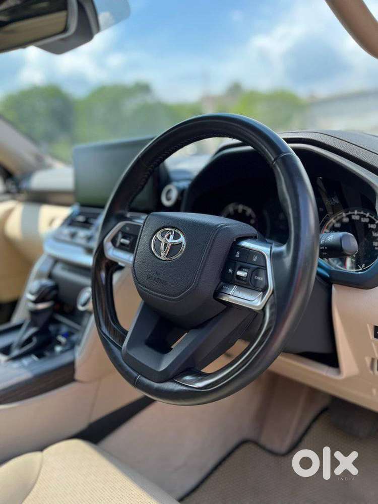 Toyota Land Cruiser Zx Petrol, 2024, Petrol