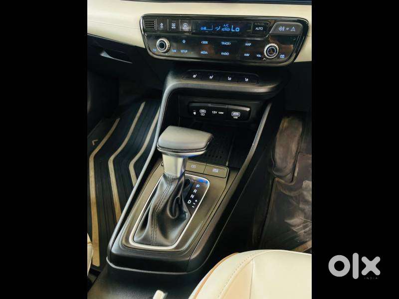 Hyundai Verna 1.5 Sx (o) Vtvt, 2023, Petrol