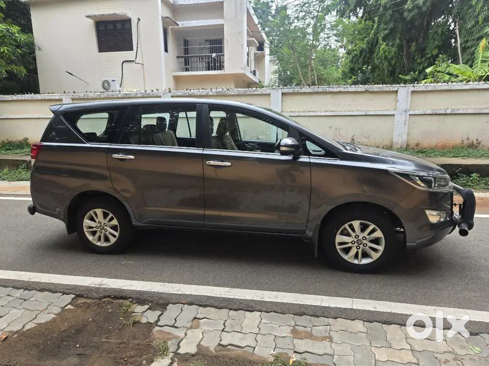 Toyota Innova Crysta Vx  8 Seater  Vip No. 5555