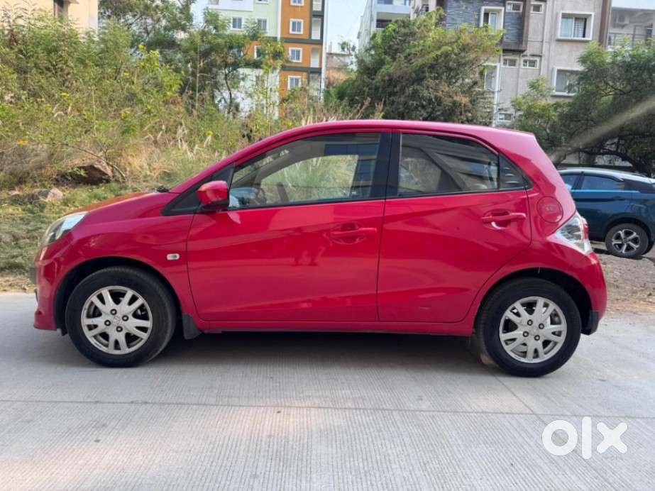 Honda Brio V Automatic, 2013, Petrol