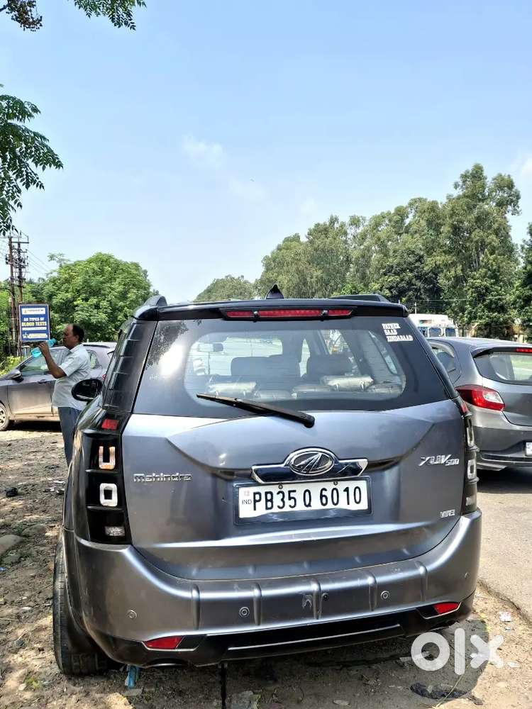 Mahindra Xuv500 [2015-2018] 2014