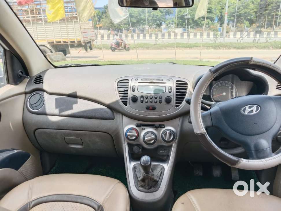 Hyundai I10 Sportz, 2015, Petrol