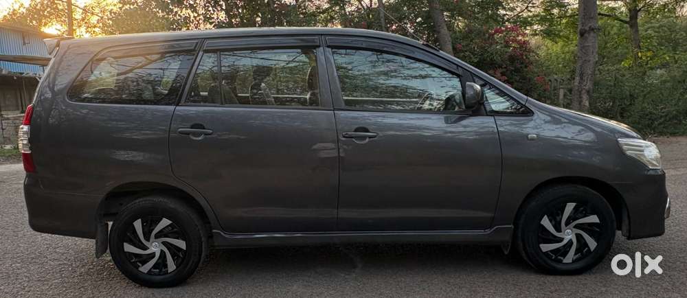 Toyota Innova 2.5 G (diesel) 7 Seater Bs Iv, 2015, Diesel