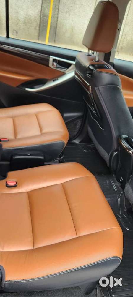 Toyota Innova Crysta 2.8 Zx At 7 Seater, 2017, Diesel