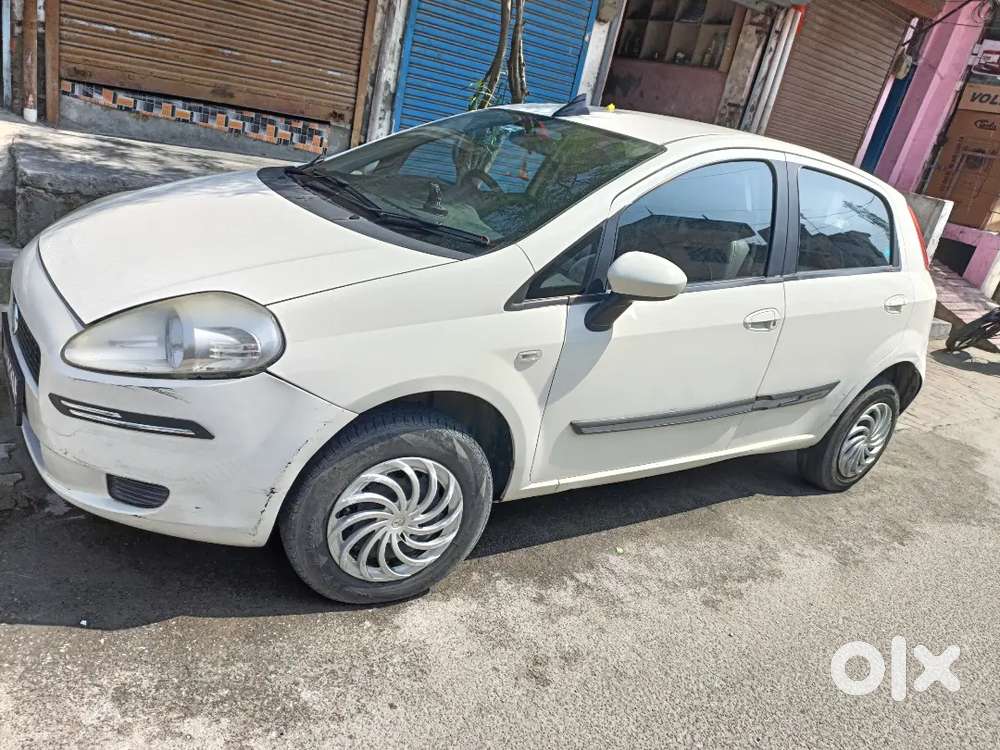 Fiat Punto 2011 Petrol 51000 Km Driven (family Car)