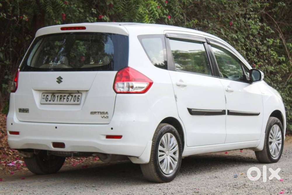 Maruti Suzuki Ertiga Vxi At Petrol, 2014, Petrol