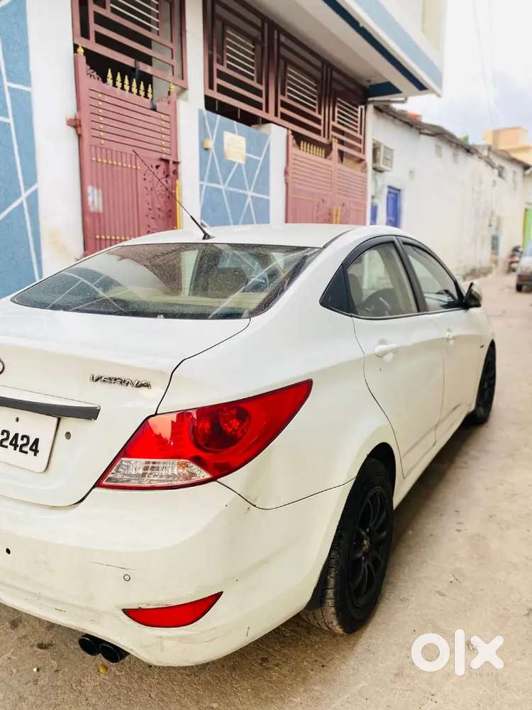 Verna 1.6 Crdi Ex Bslv Diesel 2012