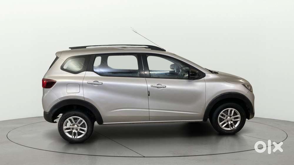Renault Triber Rxt, 2022, Petrol