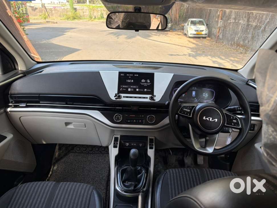 Kia Carens 1.5 Prestige 7 Str, 2023, Petrol