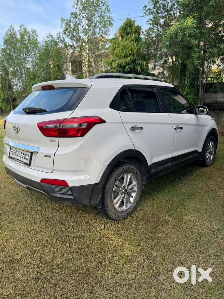 Hyundai Creta 2017 Diesel 90000 Km Driven Well Maintained.