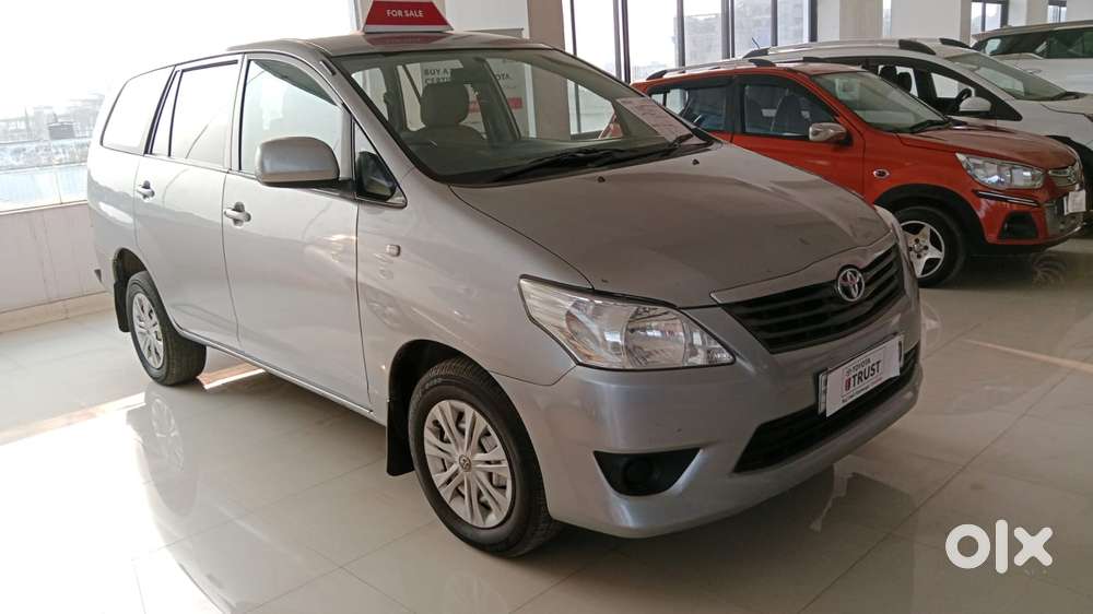 Toyota Innova 2.5 G (diesel) 8 Seater Bs Iv, 2015, Diesel