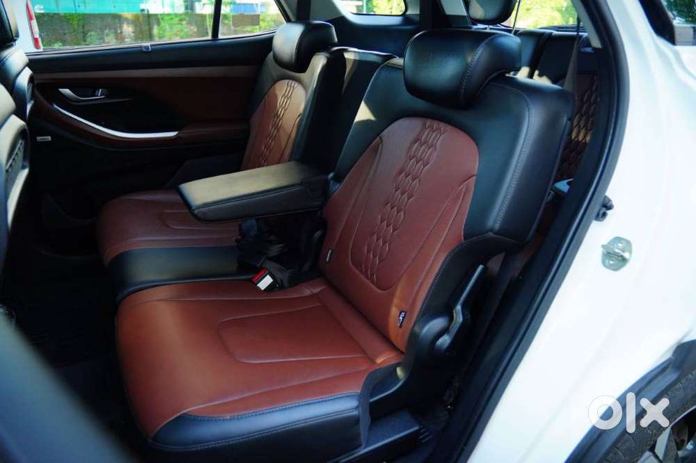 Hyundai Alcazar Platinum, 2023, Petrol