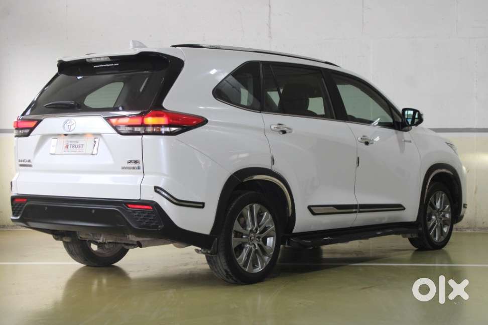 Toyota Innova Hycross 2.0 Zx Hybrid 7 Str, 2024, Petrol