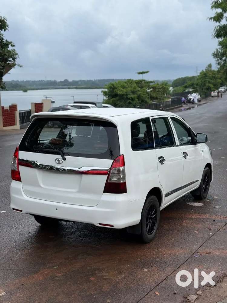Toyota Innova 2.5 V 2012