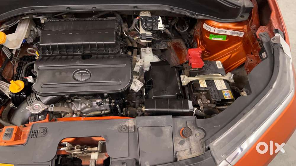 Tata Punch 1.2 Revotron Creative Amt Dual Tone, 2022, Petrol