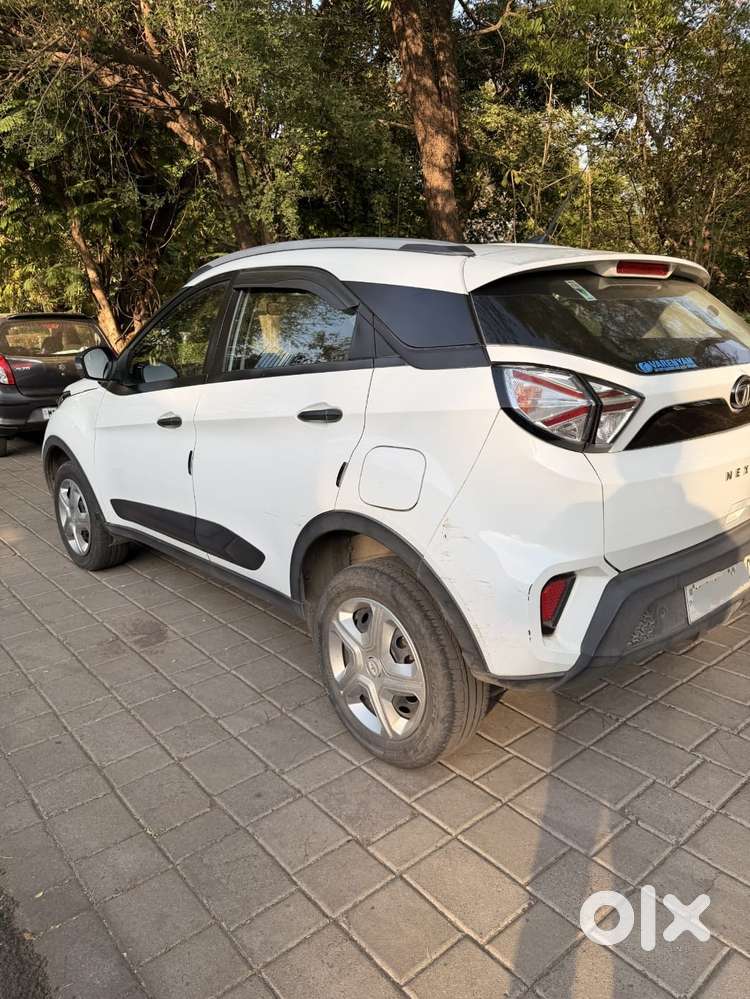 Tata Nexon 1.2 Revotron Xm (s), 2023, Petrol