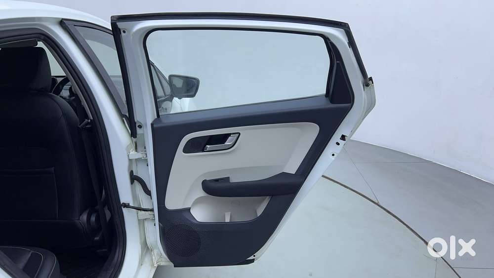 Tata Altroz 1.2 Xza Plus, 2022, Petrol