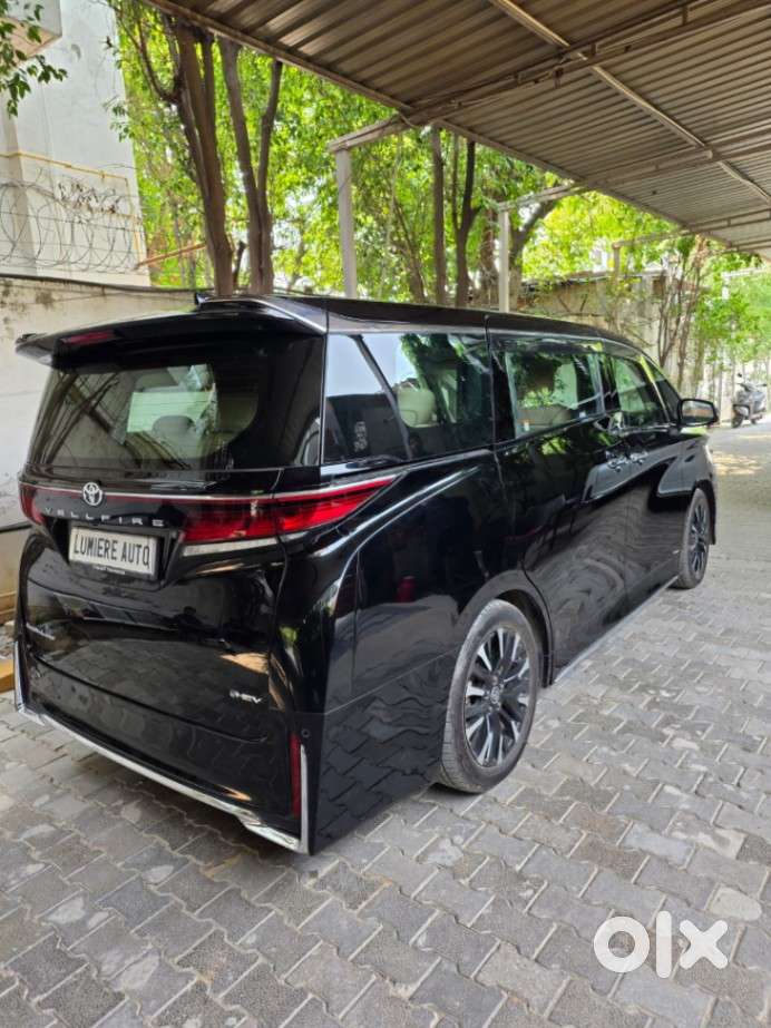 Toyota Vellfire Vip – Executive Lounge, 2024, Electric