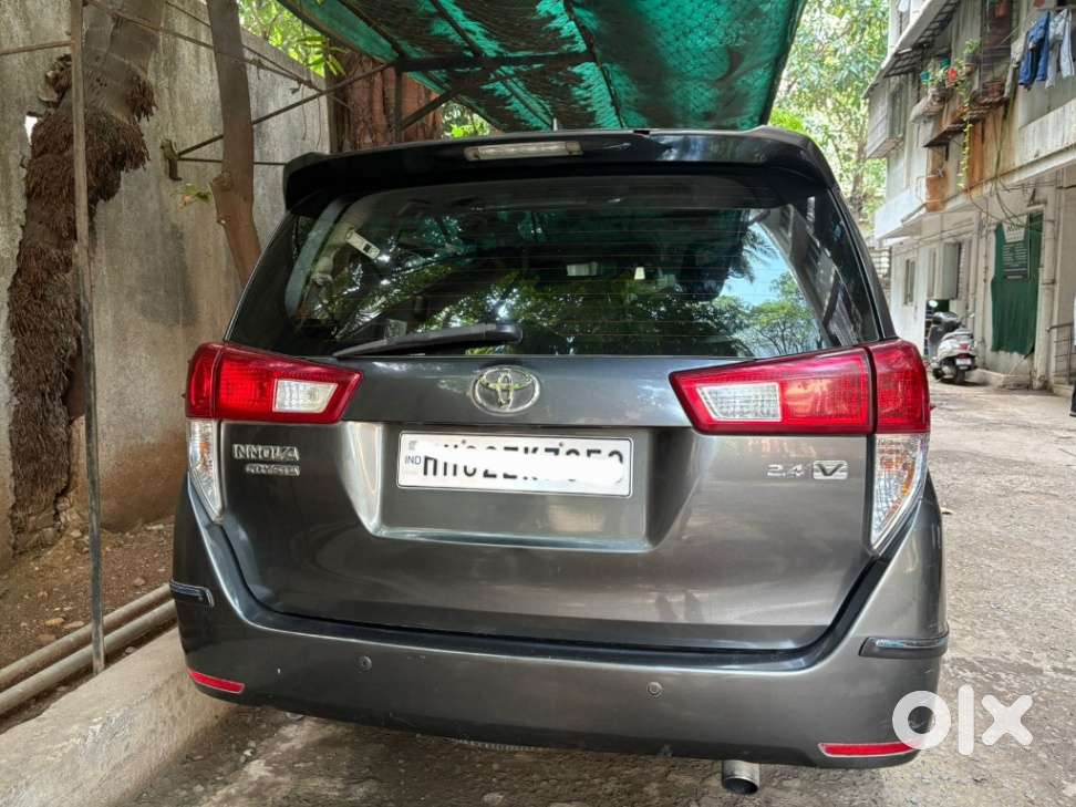 Toyota Innova Crysta 2.4 V 8 Str, 2017, Diesel