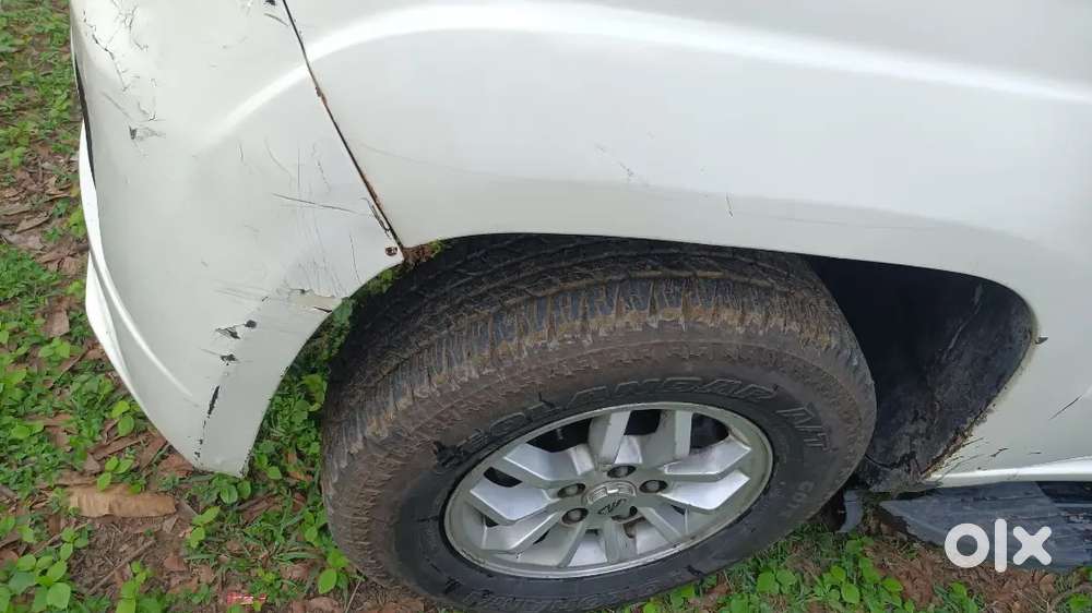 Mahindra Tuv 300 2015 Diesel Well Maintained