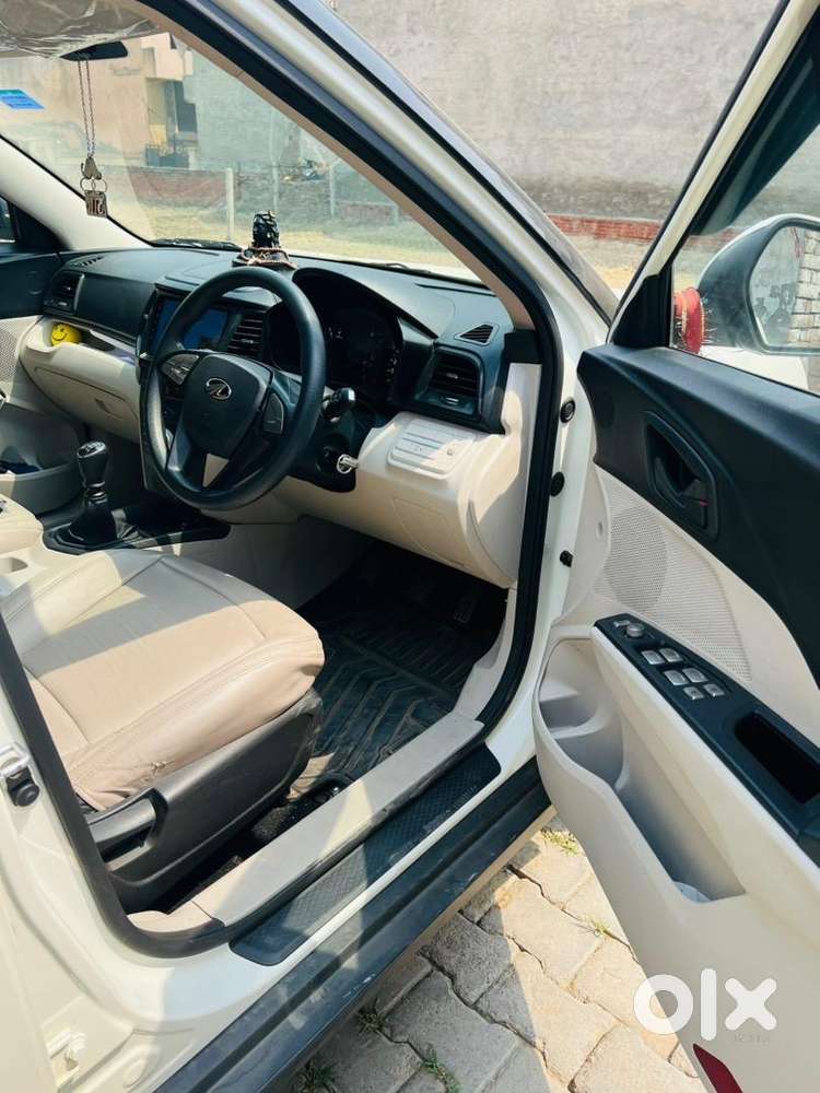 Mahindra Xuv300 2022 Petrol Well Maintained