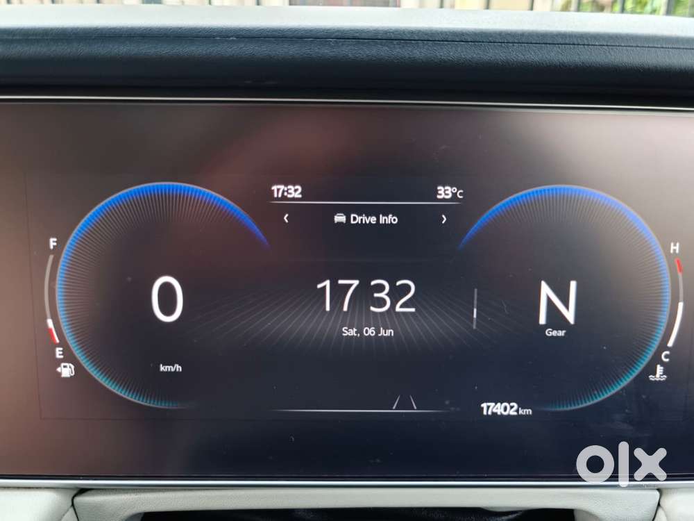 Mahindra Xuv700 2.0 Ax 7 Petrol Mt Str, 2023, Petrol