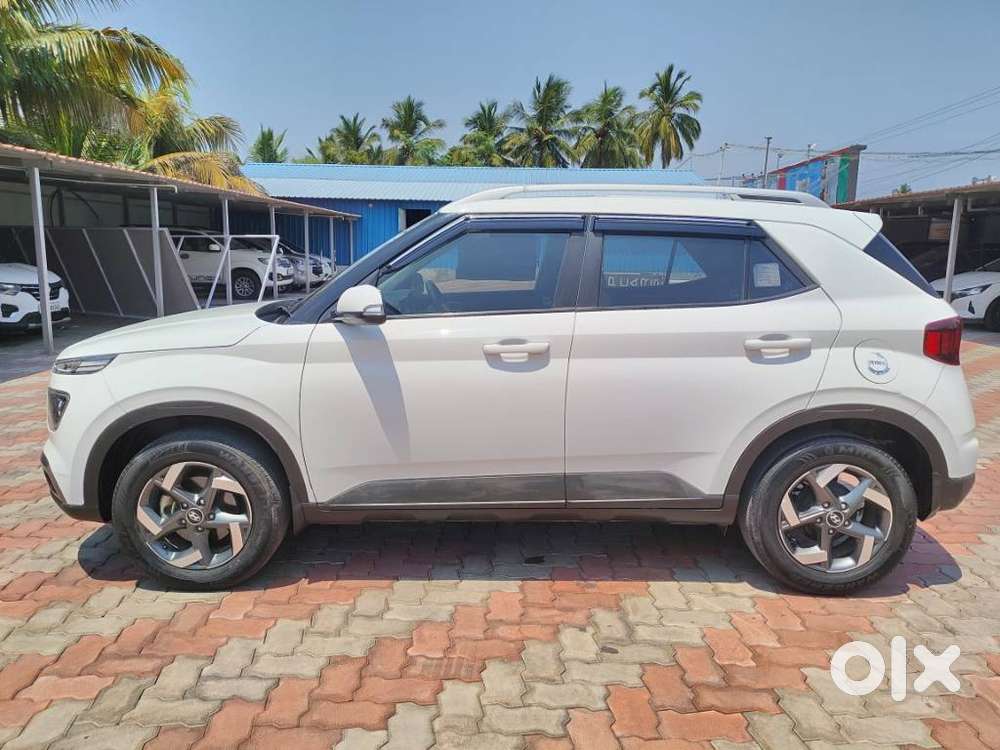 Hyundai Venue, 2021, Petrol