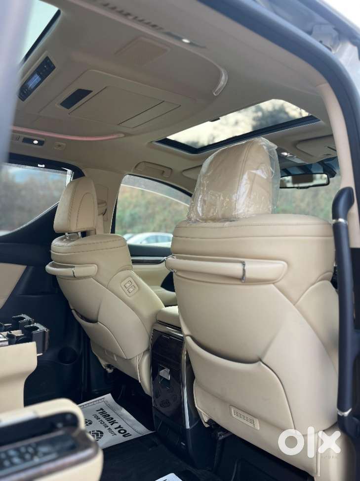Toyota Vellfire Vip – Executive Lounge, 2023, Petrol