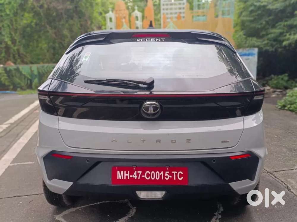 Tata Altroz, 2025, Petrol