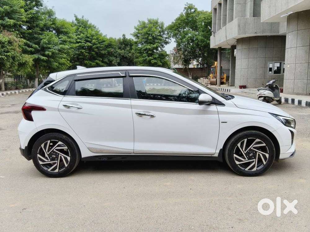 Hyundai I20 Asta (o) 1.2 Ivt, 2024, Petrol