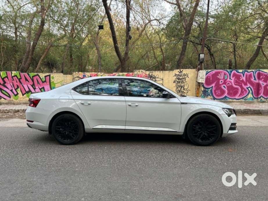 Skoda Superb 2.0 Sportline Tsi At, 2023, Petrol