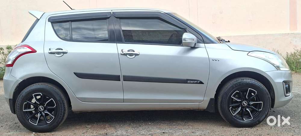 Maruti Suzuki Swift Vxi With Abs, 2015, Petrol