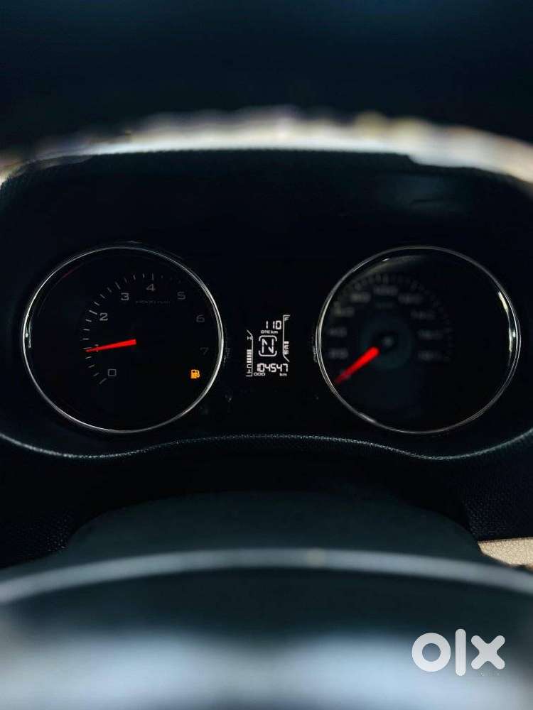 Mahindra Tuv 300 T10, 2019, Diesel