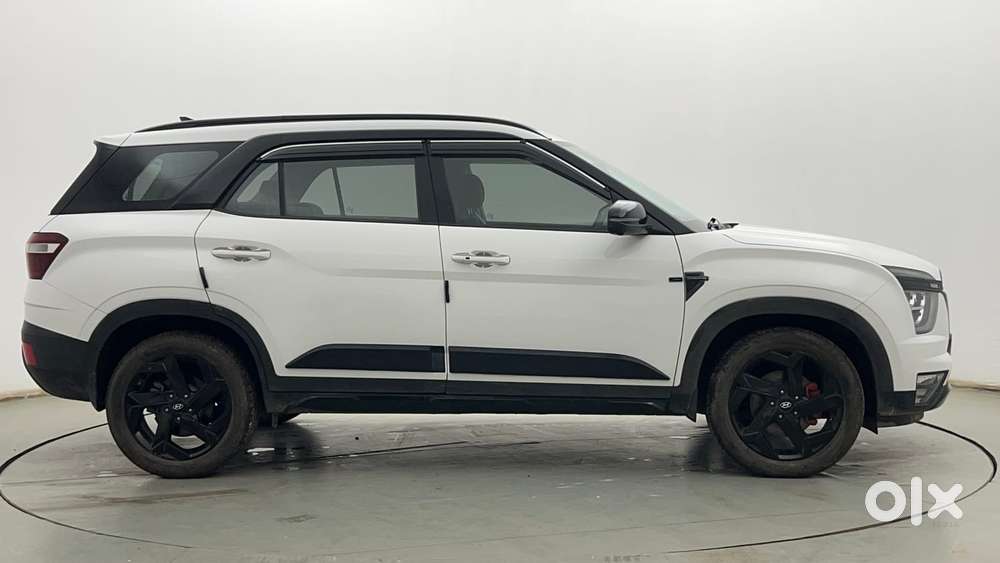 Hyundai Alcazar Platinum 7 Str 1.5 Turbo Petrol Adventure, 2023, Pet..