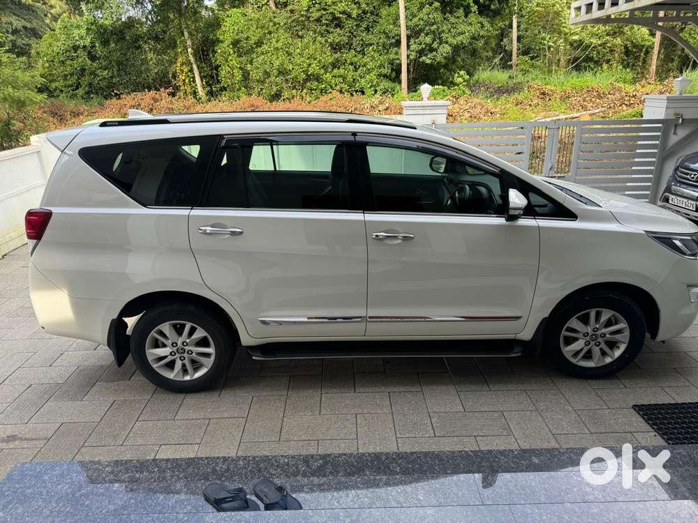 Toyota Innova Crysta