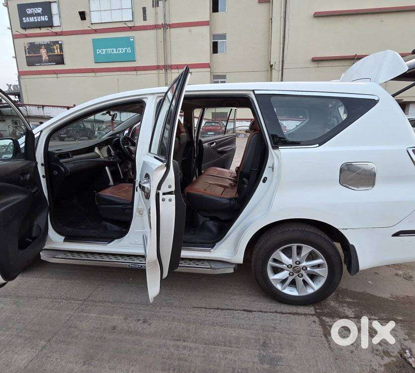 Toyota Innova Crysta G 8 Str, 2017, Diesel