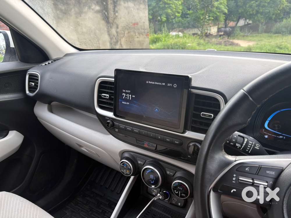 Hyundai Venue 2022 Diesel Well Maintained