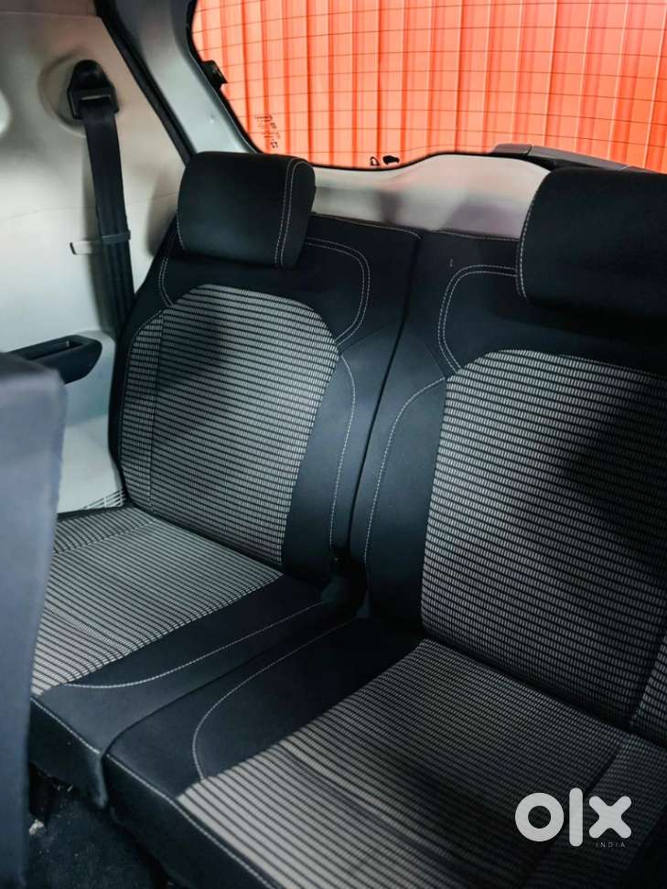 Renault Triber Rxz, 2024, Petrol