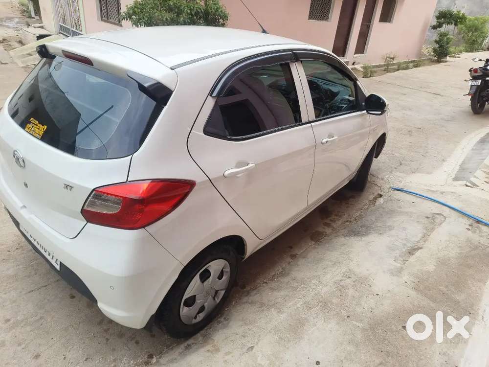 Showroom Condition Car.. Reason New Car Leni Hai