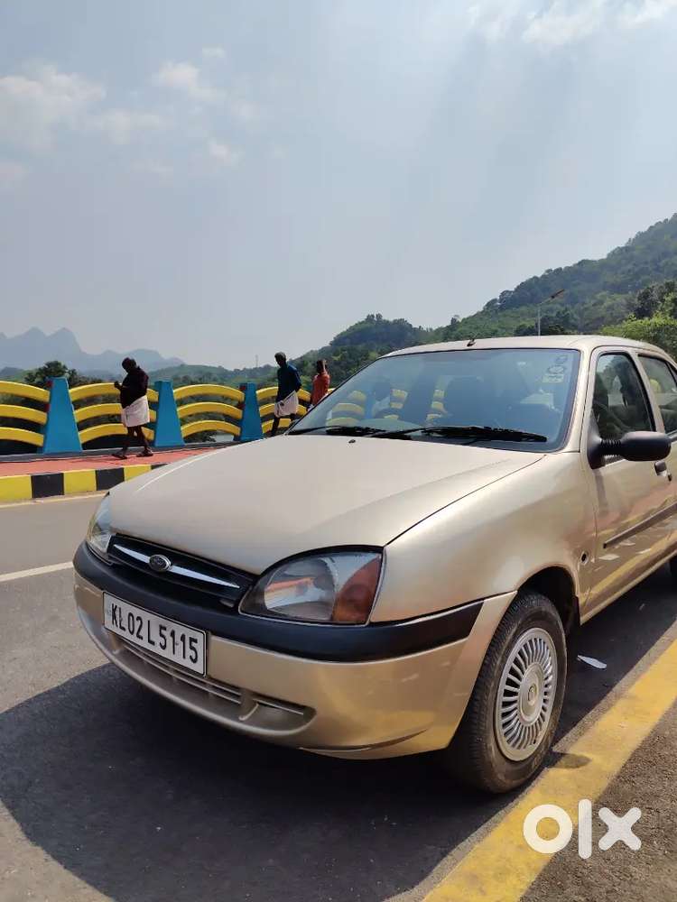 Ford Ikon 1.6 Zxi 2001 Petrol