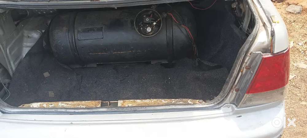 Maruti Suzuki Esteem Petrol 1999