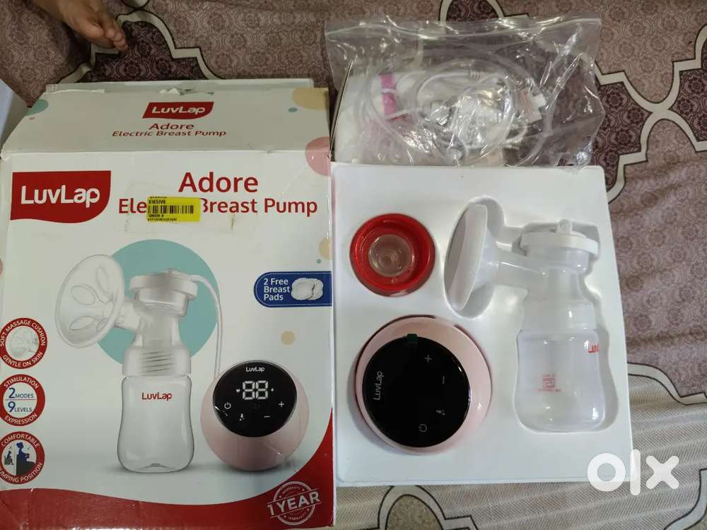 Breast pump - almost new