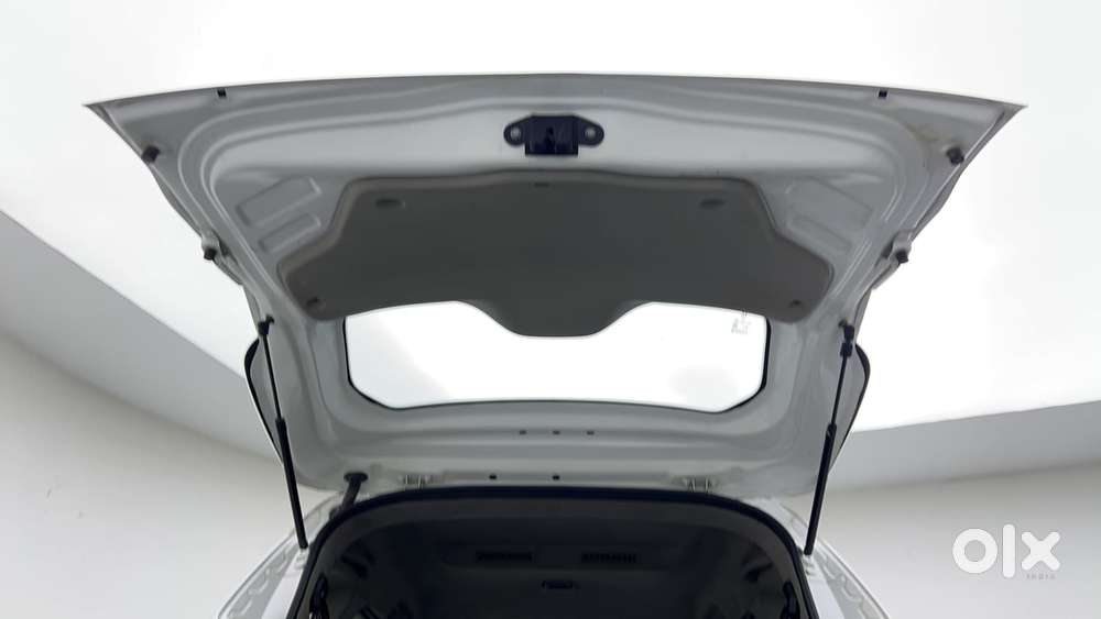 Renault Triber Rxt, 2022, Petrol