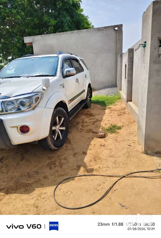 Toyota Fortuner Diesel 2011